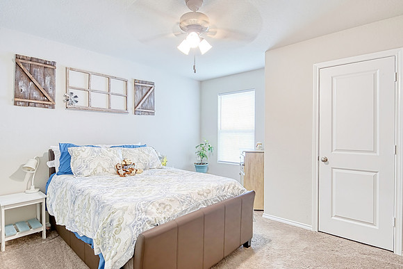 1223 Lora Robins (029)