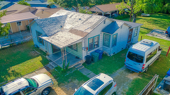 415 W Southcross (019)