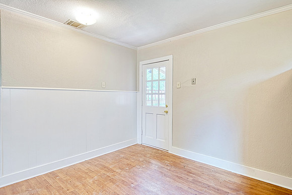 520 Wright Ave (020)