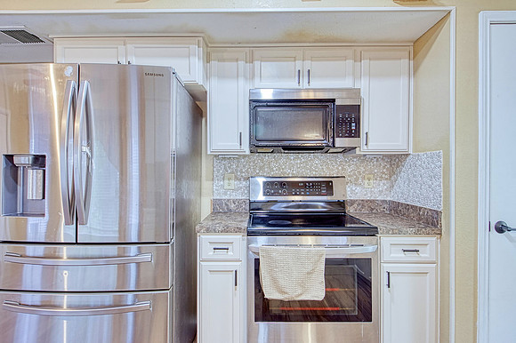 15005 Baycliff (012)