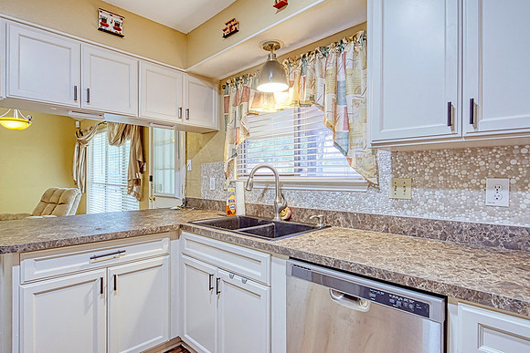 15005 Baycliff (011)