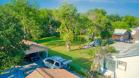 415 W Southcross (016)