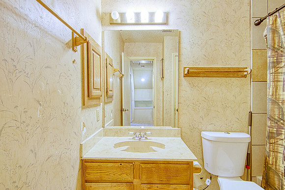 15005 Baycliff (026)