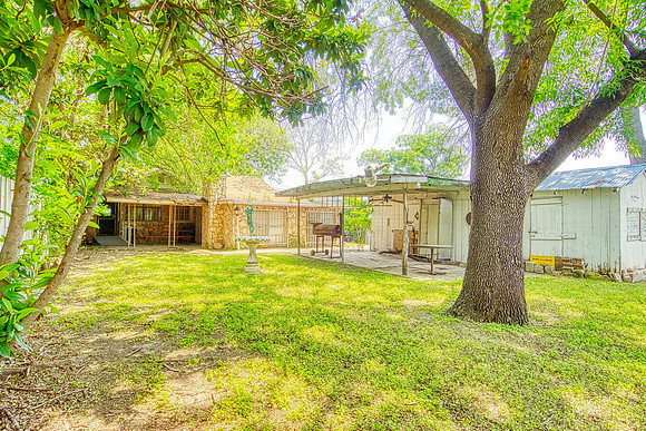 412 Drake Ave (035)