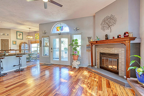 14014 Shire Oak (016)