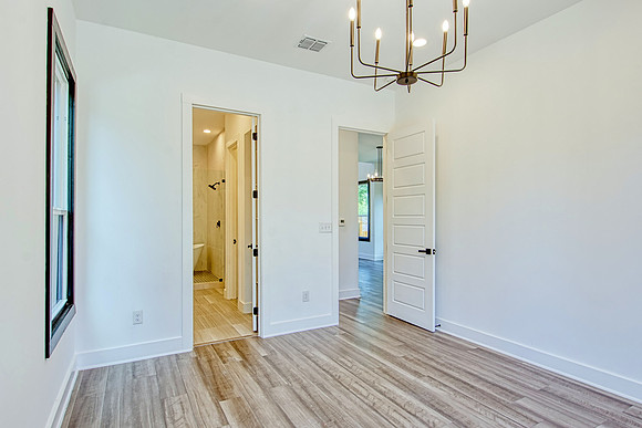 1111 N Palmetto (016)