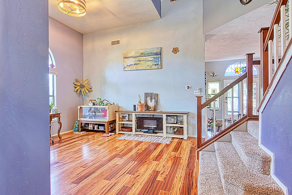 14014 Shire Oak (006)