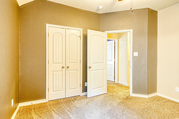 213 Dove Hill (039)