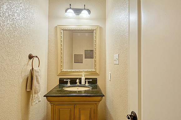 4238 Woodbridge Way (034)