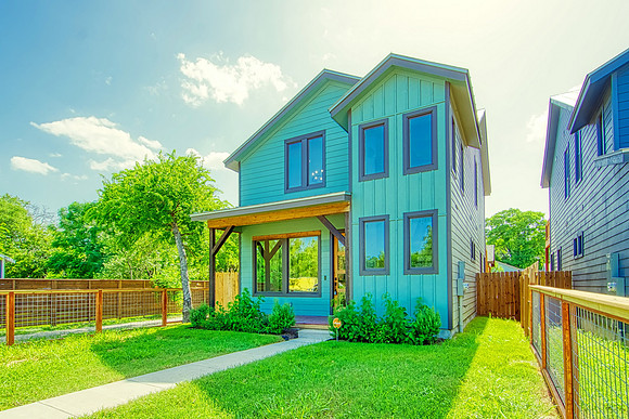 1111 N Palmetto (002)