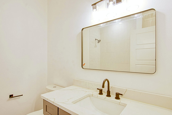 1111 N Palmetto (032)