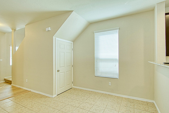 156 Elderberry-MLS (011)