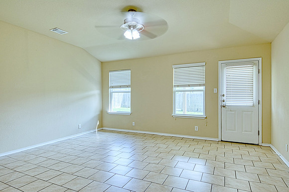 10814 Arkey Ave (015)