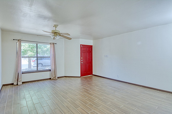 7816 Flower Bluff (004)