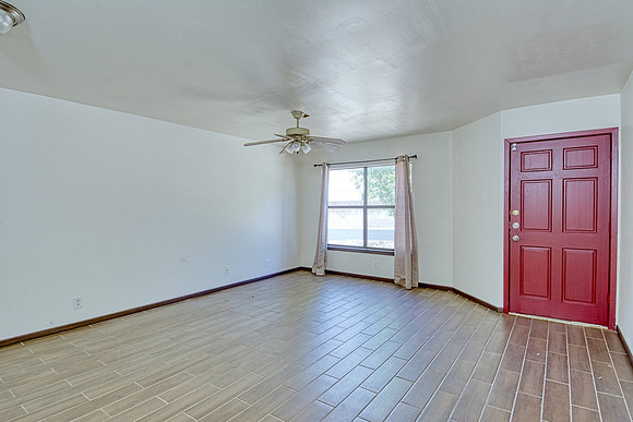 7816 Flower Bluff (006)