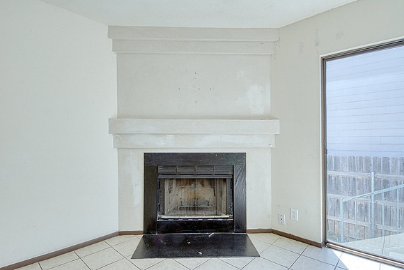 7816 Flower Bluff (009)