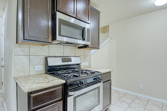 10814 Arkey Ave (012)