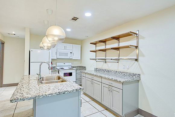 11843 Braesview U-814 (007)