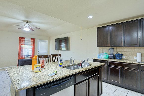 10814 Arkey Ave (014)