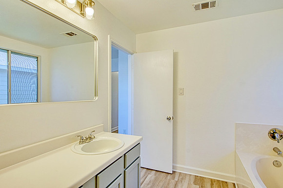 11007 Colt Isle-MLS (027)