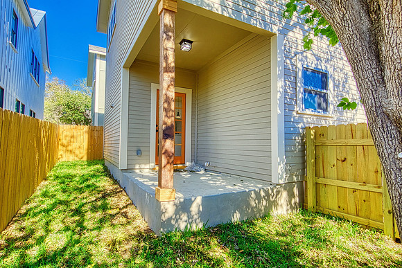 311 North Pine St (037)