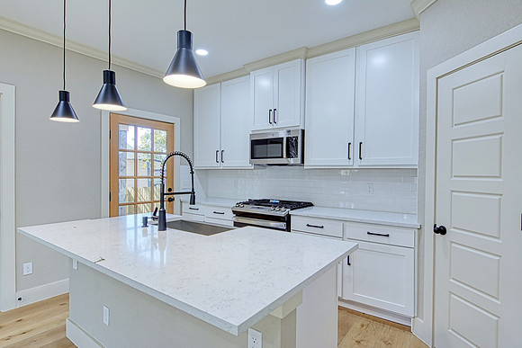 311 North Pine St (012)