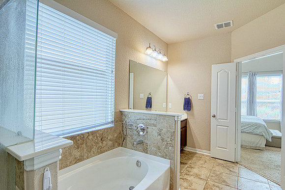 8104 Robin Gate (025)