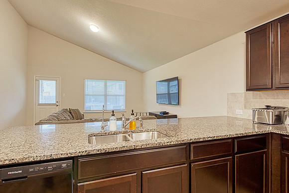 5822 Brook Prairie-MLS (007)