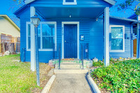 715 E Mistletoe (003)
