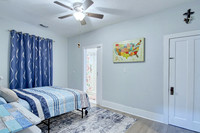 715 E Mistletoe (013)
