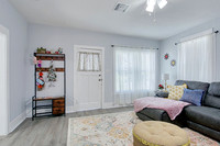 715 E Mistletoe-MLS (004)