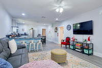 715 E Mistletoe-MLS (005)