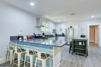 715 E Mistletoe-MLS (007)