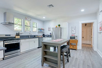 715 E Mistletoe-MLS (009)