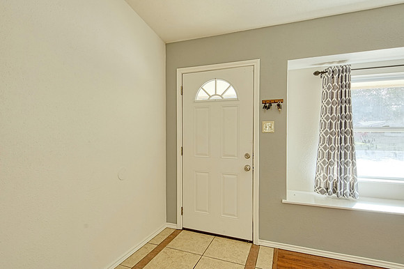 801 Brooks Ave (005)