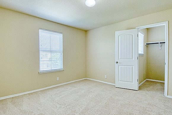 10814 Arkey Ave (038)