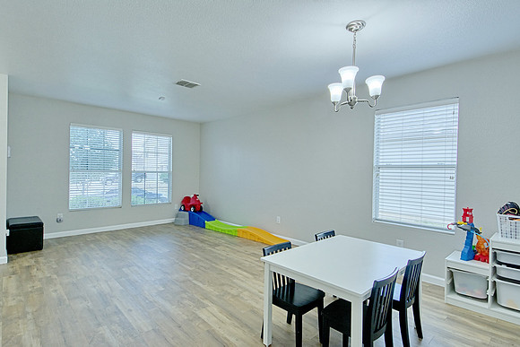 11038 Hillsdale (007)