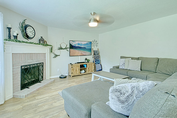 11038 Hillsdale (014)