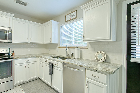 11038 Hillsdale (017)