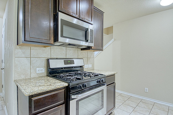 10814 Arkey Ave (012)