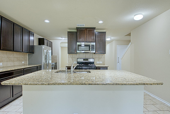 10814 Arkey Ave (011)