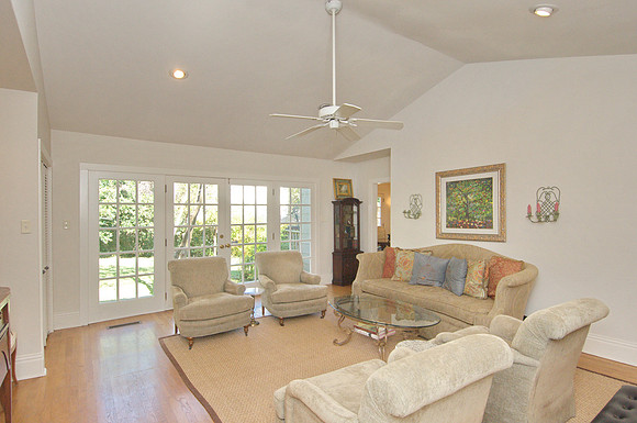 (28)_127 Lilac Lane