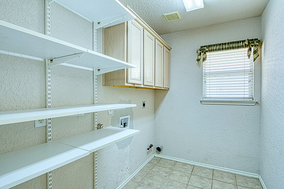 5107 Casbury (022)