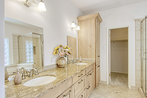 2518 Inwood View (026)