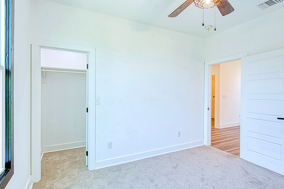 1111 N Palmetto (031)