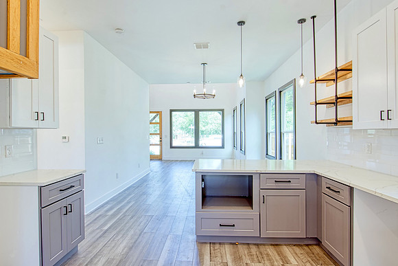1111 N Palmetto (014)