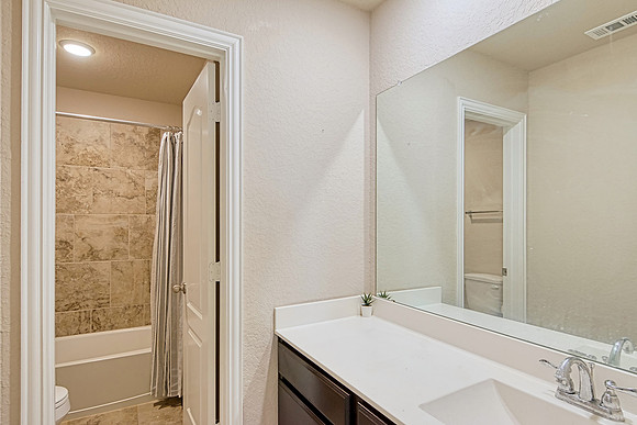 8104 Robin Gate (032)