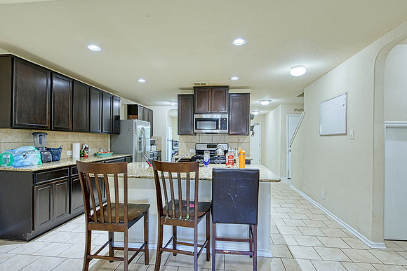 10814 Arkey Ave (013)