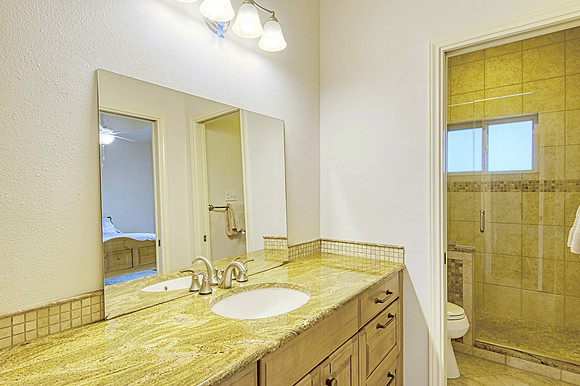 2518 Inwood View (029)