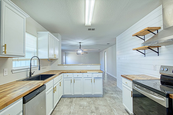 7306 Turnbow III (016)_MLS size